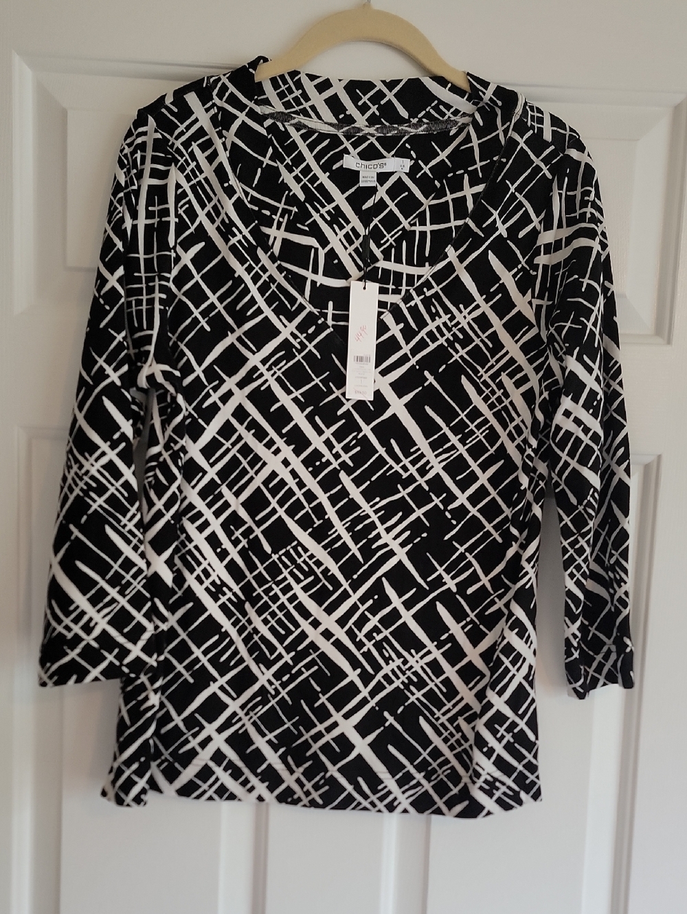 Chico's Black & White Abstract 3/4 Sleeve Tee, Size 1 (M), NWT